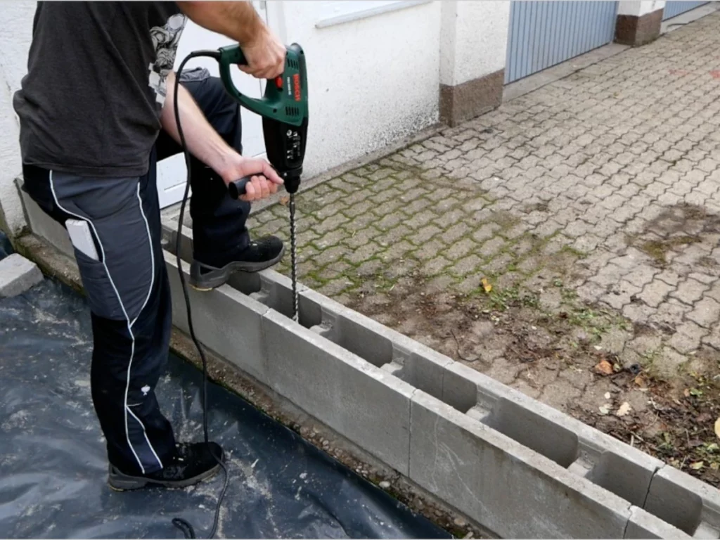 Bohrungen für Armierungseisen im Fundament
