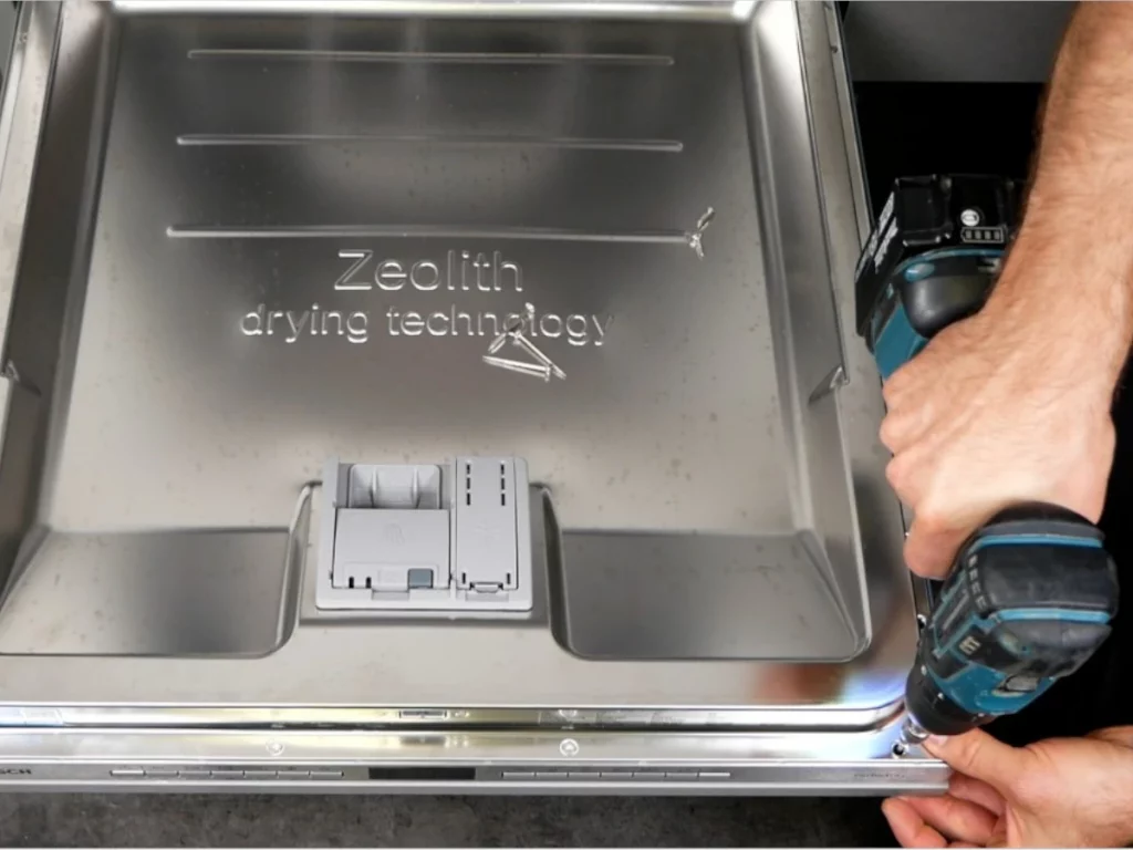 Spülmaschine Möbelfront montieren – Anleitung zur sicheren Befestigung der Türfront für einen integrierten Look