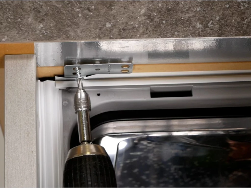 Spülmaschine montieren