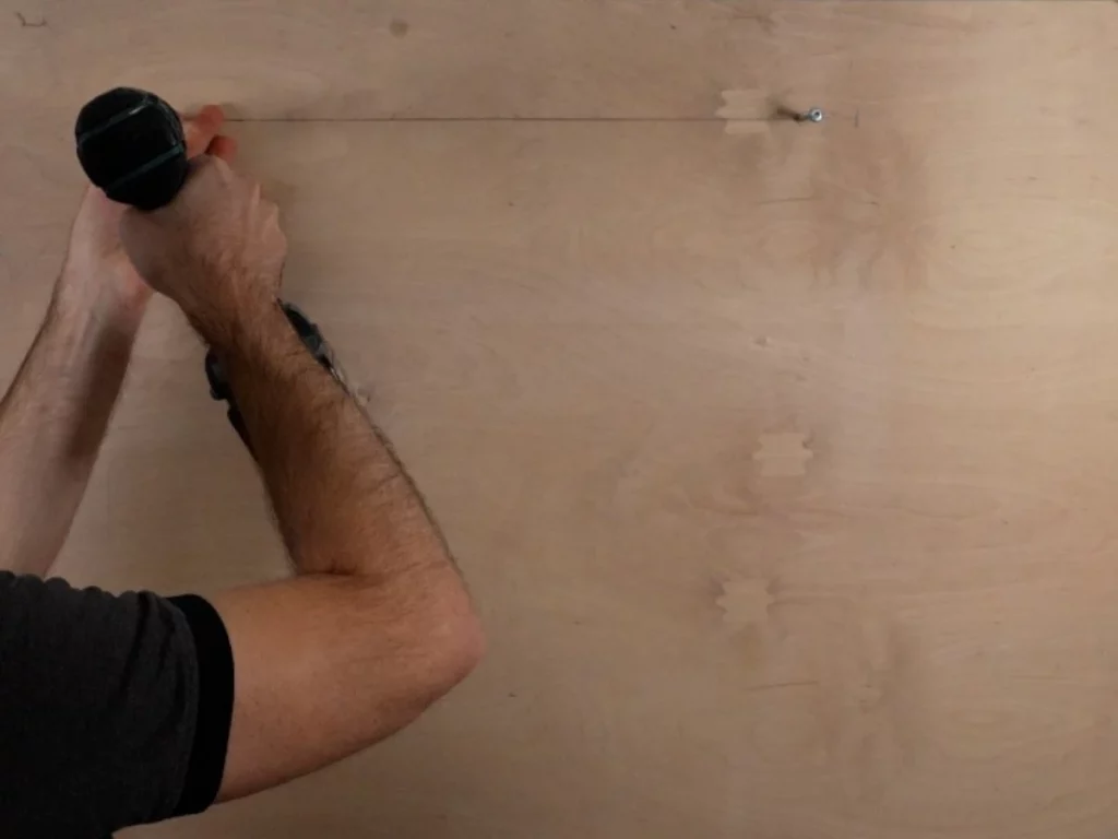 welche Dübel für Ikea Hängeschrank