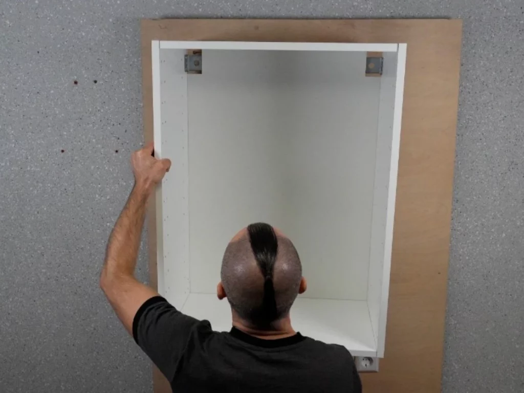 Ikea Hängeschrank ohne Schiene aufhängen