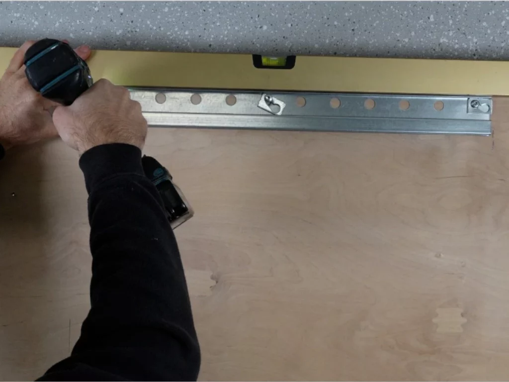 Ikea Wandschiene montieren