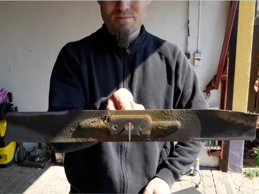 wie Rasenmäher Messer ausmessen?