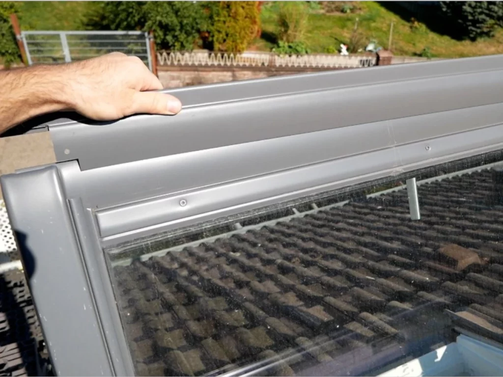 untere Abdeckblech Solar Rollladen