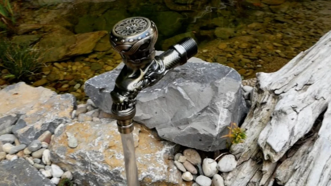 Magisch schwebender Wasserhahn mit Wasserlauf für deinen Garten