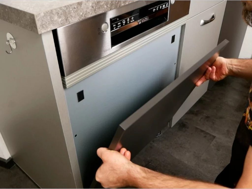 Geschirrspüler Möbelfront einhängen