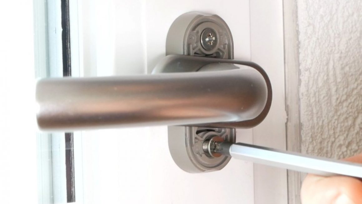 Fenstergriff abmessen und austauschen – so geht es