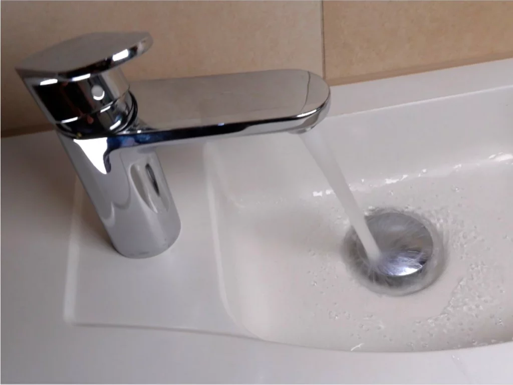 Waschtischarmatur montieren