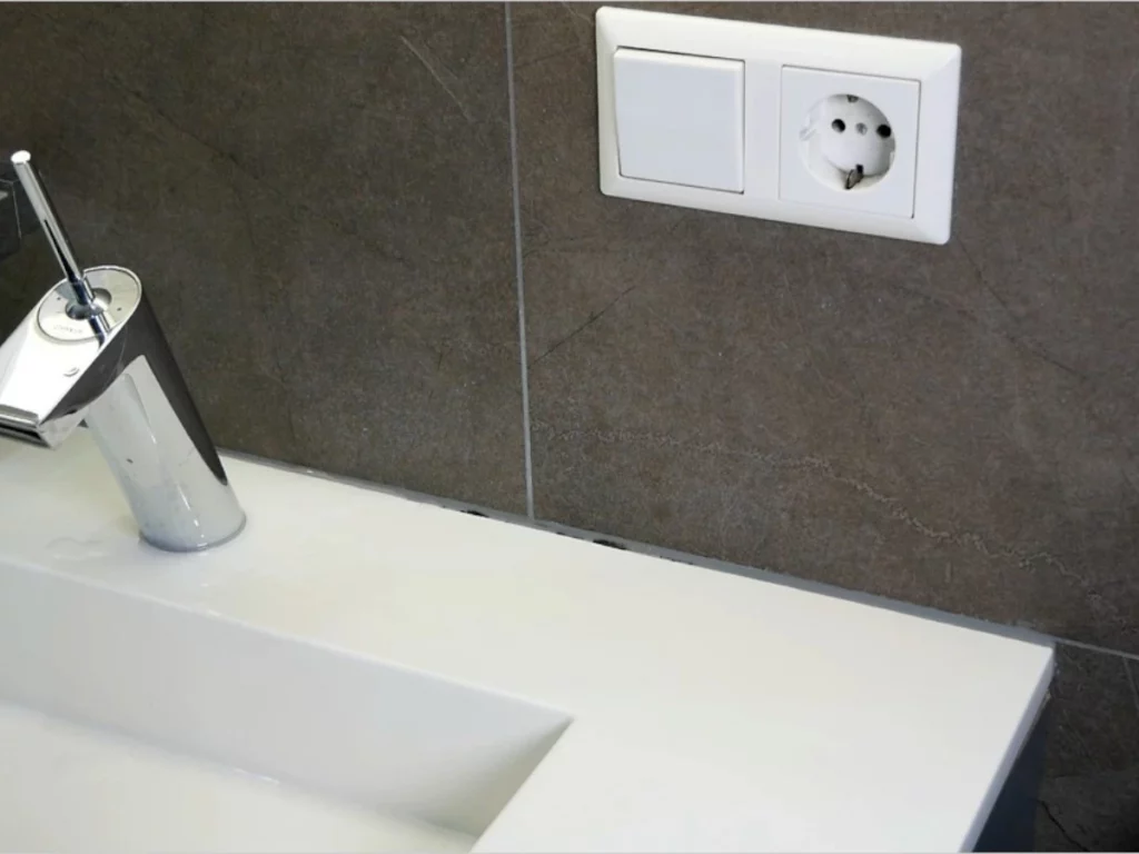 Schimmel am Waschbecken