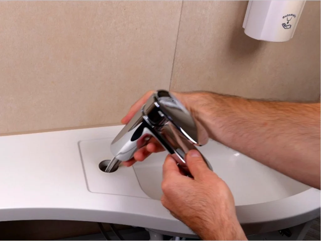 Bad Armatur einbauen