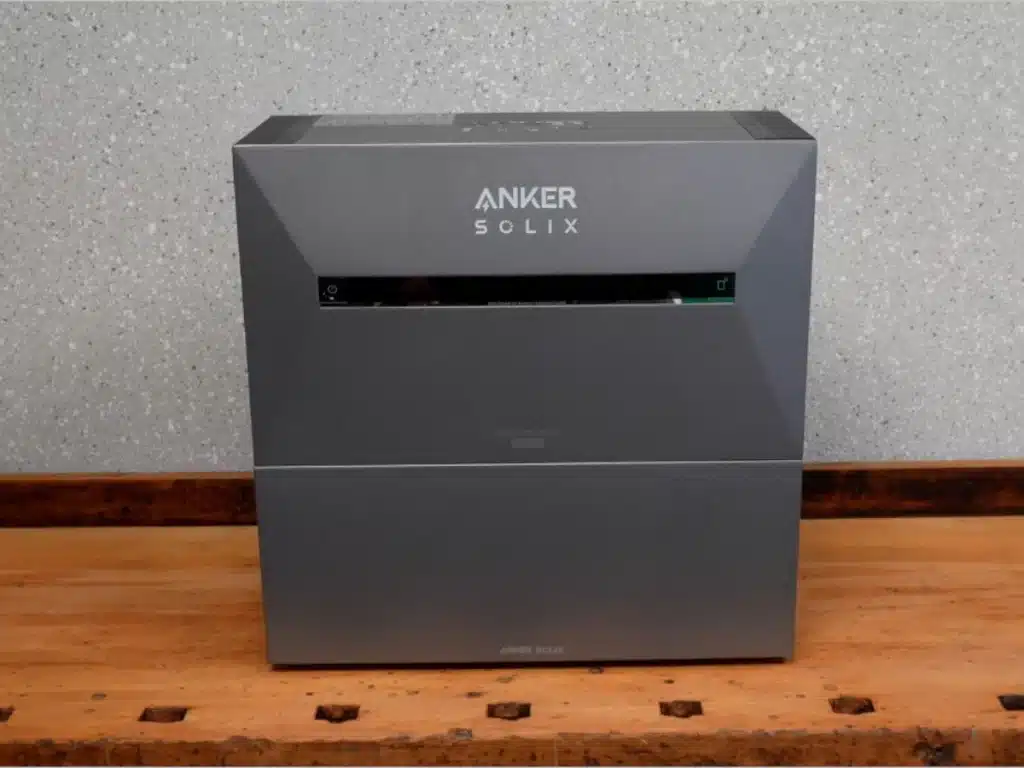 Solix Solarbank 3 mit 1200W Einspeiseleistung