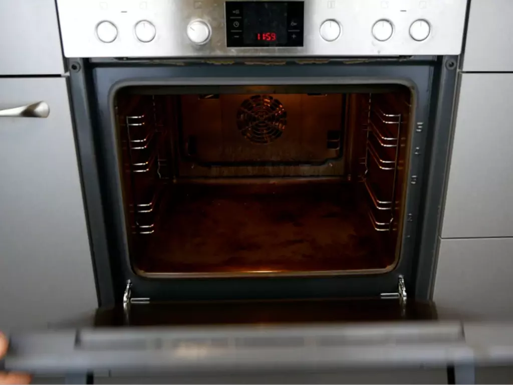Backofen verschmutzt