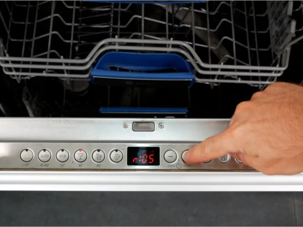 Geschirrspüler Grundeinstellungen anpassen – Optimierung für besten Spülgang und Energieverbrauch