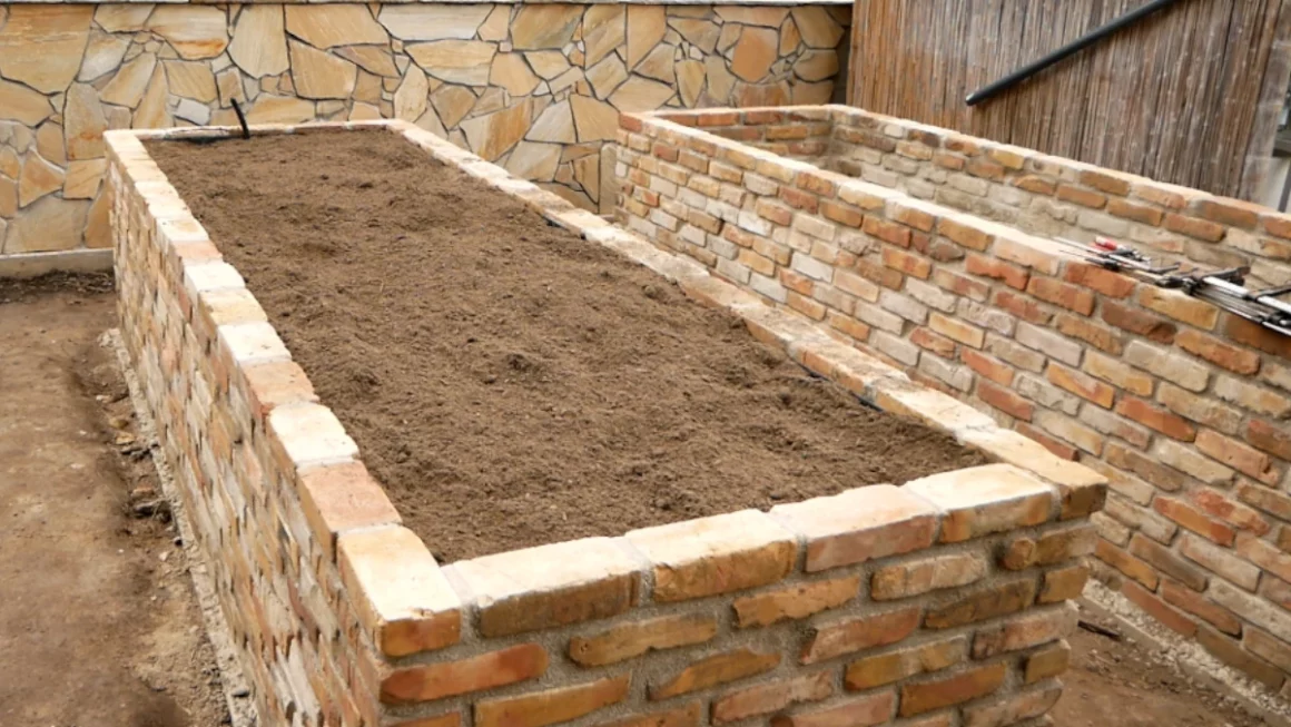 Hochbeet richtig befüllen für beste Ernteergebnisse