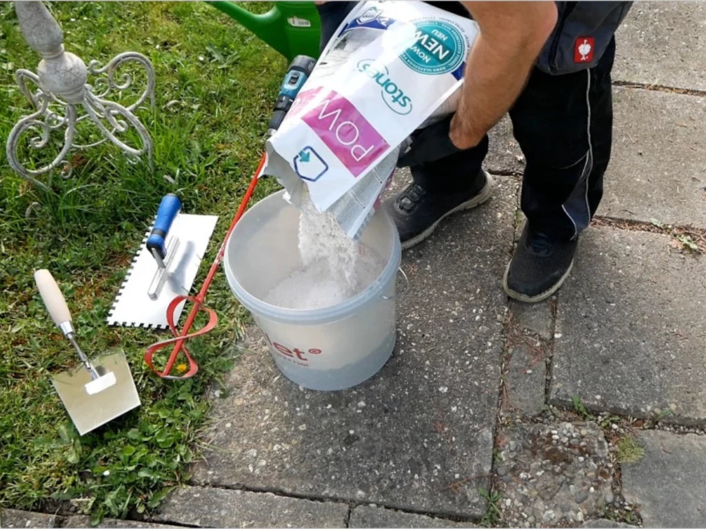 Gipskleber anrühren